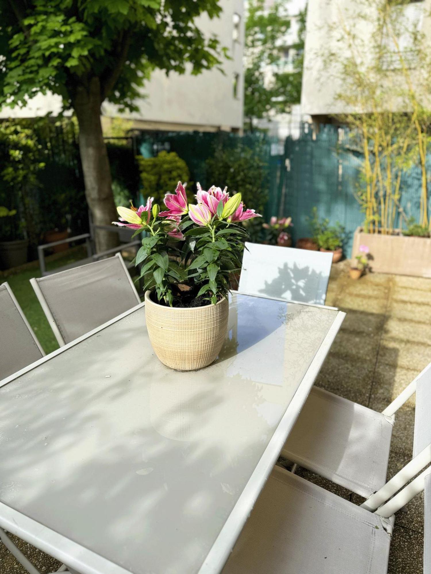 Le Jardin Du Stade By Uta House Saint-Denis  Kültér fotó